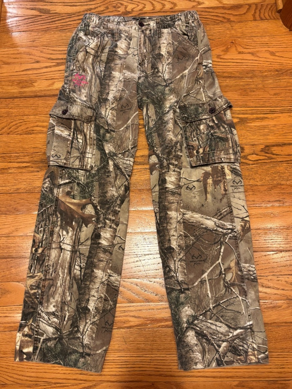 Realtree Xtra Camo Cargo Pants Women's Small Pink Logo Hunting Gorpcore Utility